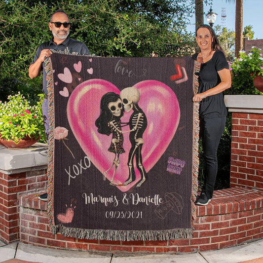 🌹 Unwrap Love: Personalized Woven Blankets for a Cozy Valentine's Day! 🎁💑